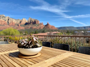 Majestic Red Rocks Mountain Views Retreat Smart Home, Peloton Bike, Hot Tub, Pet Friendly, Close to Jordan Road Trailhead, Downtown, Free WiFi!